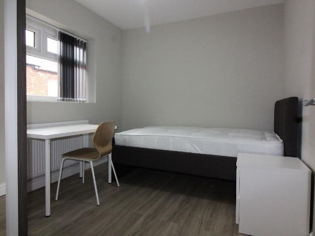 Flat 2 Eldon Street, Preston PR1, 2 bed flat to rent, £607 pppm | PrimeLocation