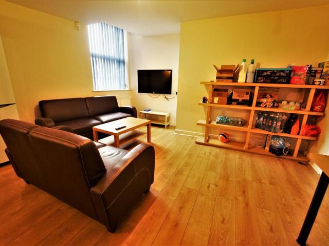 Flat 2, Old Nottingham Arms, 7. 5 bed flat to rent £2,492 pcm £575 pw