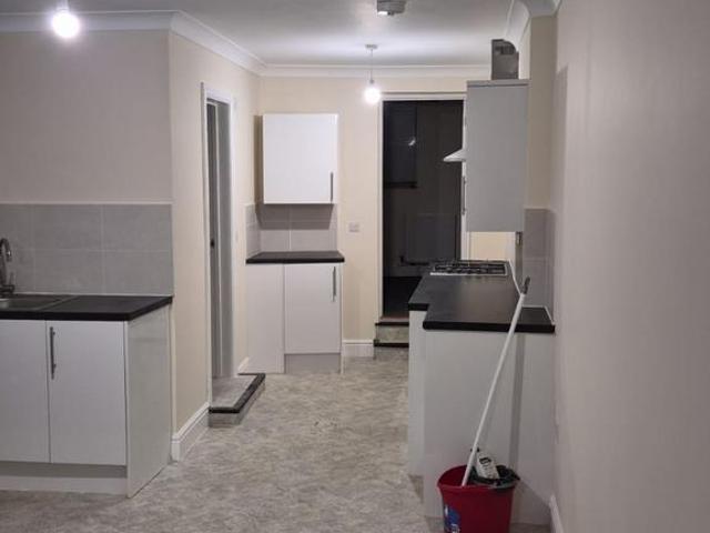 Flat 2 ME7 1 bed flat to rent £975 pcm £225 pw