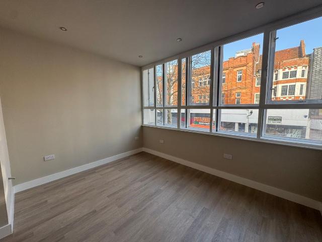 Flat 2, North End, Croydon CR0, 1 bed flat to rent, £1,525 pcm | PrimeLocation
