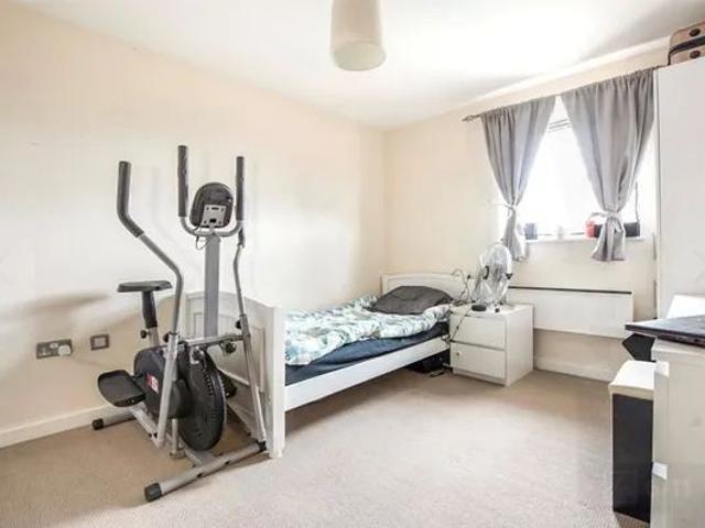 Flat 2, Nayland Court, Romford, Property for rent