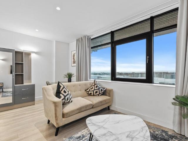 Flat 2, Park Hill House, New Horizons. Studio to rent £1,505 pcm £347 pw