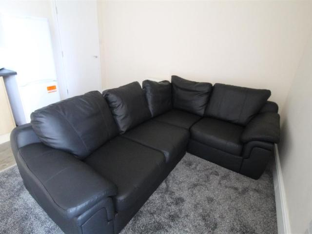 Flat 2, Room 1, 29a Ribblesdale Place