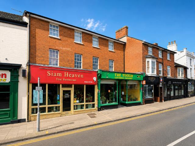 Flat 2, The Broadway, Bedford MK40, 2 bed flat to rent, £1,000 pcm | PrimeLocation