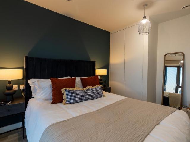 Flat 705, 166 Rockingham Street 1 bed flat to rent £1,125 pcm £260 pw