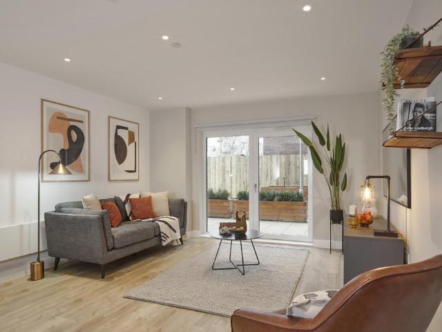 Flat 321, Pin Yard, 11 Sweet Street LS11 2 bed apartment to rent £1,450 pcm £335 pw