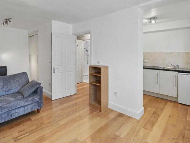 Flat 33, Amber Court N7, Studio to rent, £1,625 pcm | PrimeLocation