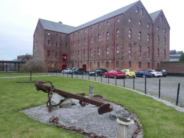 Flat 33, Lister Court, High Street. 1 bed flat to rent £595 pcm £137 pw