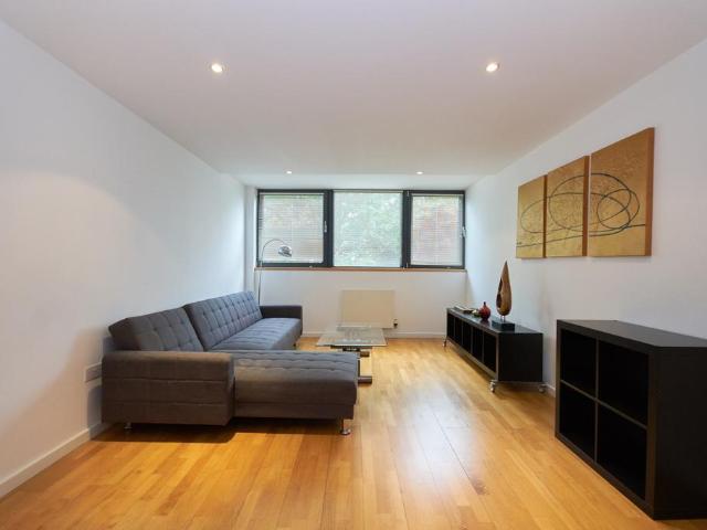 Flat 3, 3 Newhams Row, Southwark. 2 bed apartment to rent £2,969 pcm £685 pw