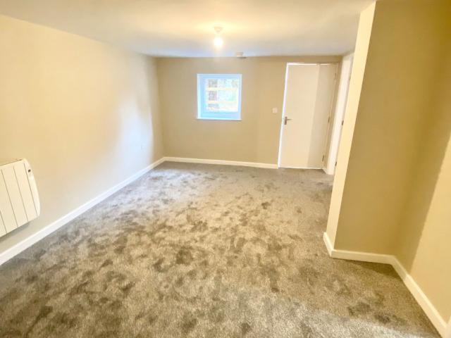FLAT 3 15 MOUNT VERNON ROAD BARNSLEY S70 4DF