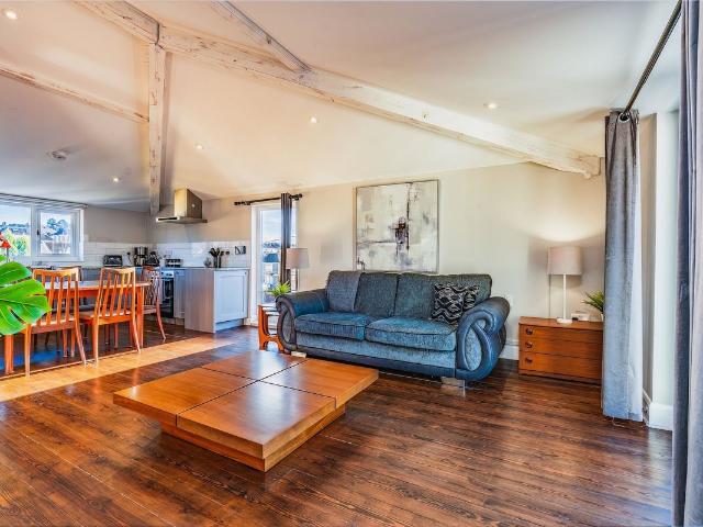 Flat 3, 213A Gloucester Road, Bristol, England BS7, Serviced flat to rent, £3,467 pcm | PrimeLocation