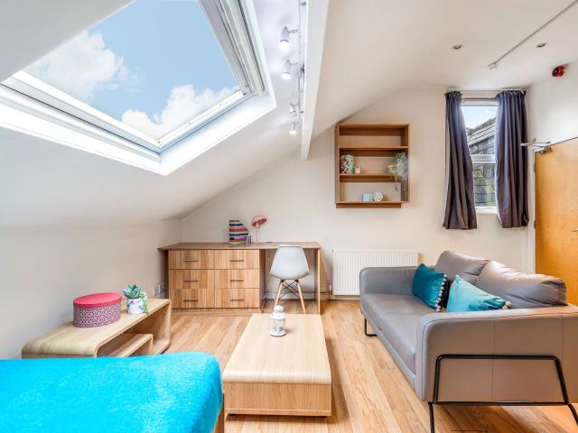Flat 3, 244 Vinery Road Leeds, LS4 2LA