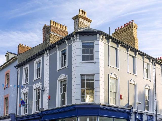 Flat 3, 2 4 New Street, Aberystwyth. 1 bed in a flat share to rent £655 pcm £151 pw