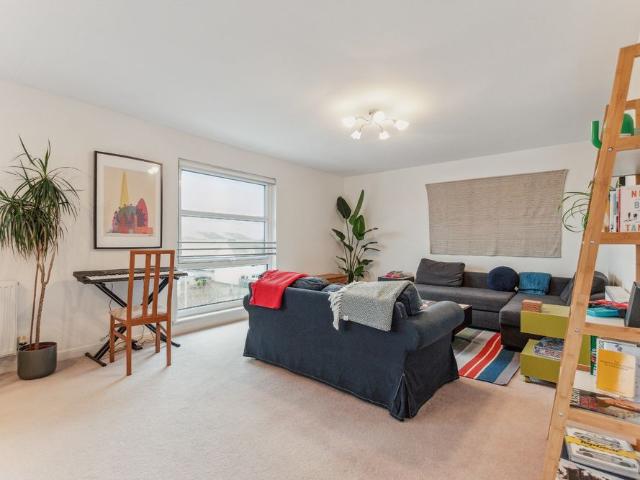 Flat 3 2 Medwyn Street