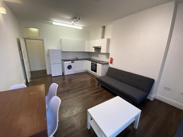 Flat 3, 30 Clarendon Road