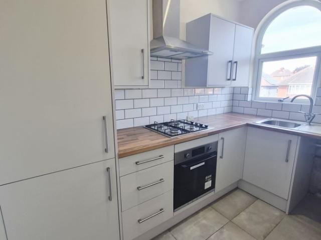 Flat 3, 41 Auckland Road DN2, 2 bed flat to rent, £700 pcm | PrimeLocation