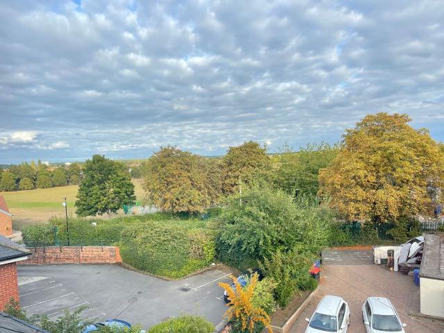 Flat 3, 62 Thorne Road, Doncaster, South Yorkshire DN1, 1 bed flat to rent, £595 pcm | PrimeLocation