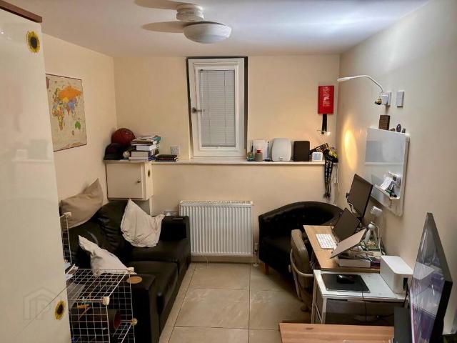 Flat 3, 75/77 Sandhurst Drive, Belfast, BT9 5AZ