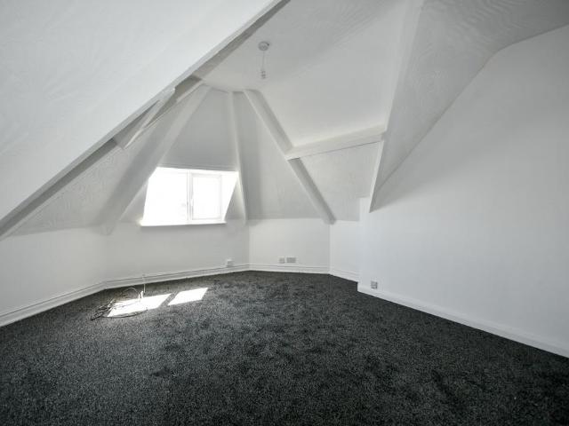 Flat 3, 9 Field House Villas 1 bed flat to rent £575 pcm £133 pw