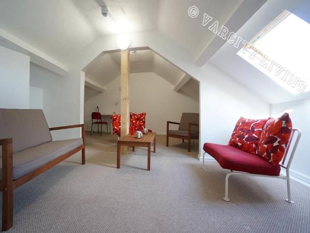 Flat 3, 9 Menai View Terrace