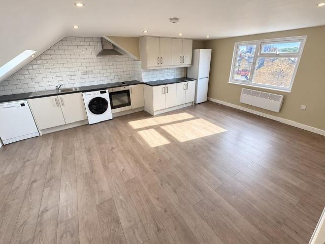 Flat 3, High Road, LONDON, N22 6BB 1 bed flat to rent £1,600 pcm £369 pw