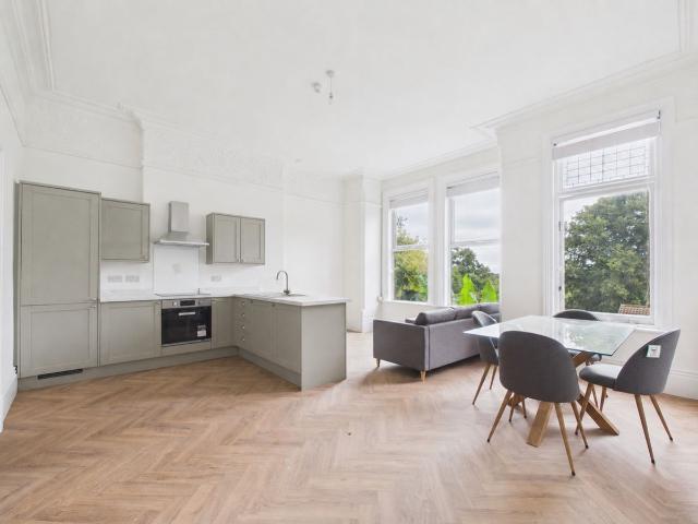 Flat 3, Newcastle Drive, Nottingham, Nottinghamshire NG7, 2 bed flat to rent, £1,500 pcm | PrimeLocation