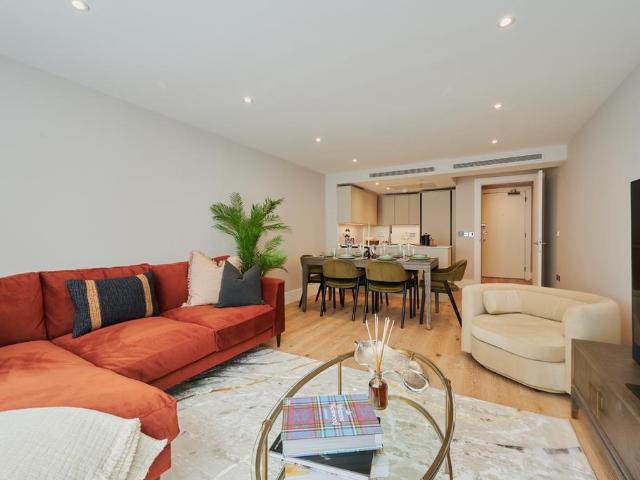 Flat 43, 219 Baker, 219 Baker Street. 3 bed flat to rent £9,700 pcm £2,238 pw