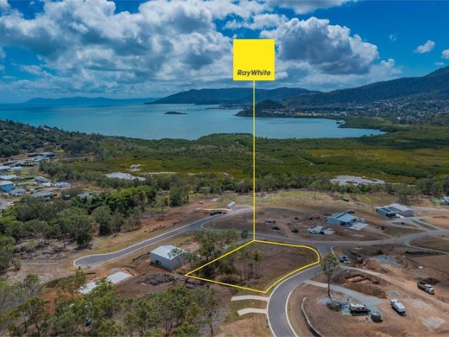 Flat 4,006sqm With Big Ocean Views In Woodwark Rise
