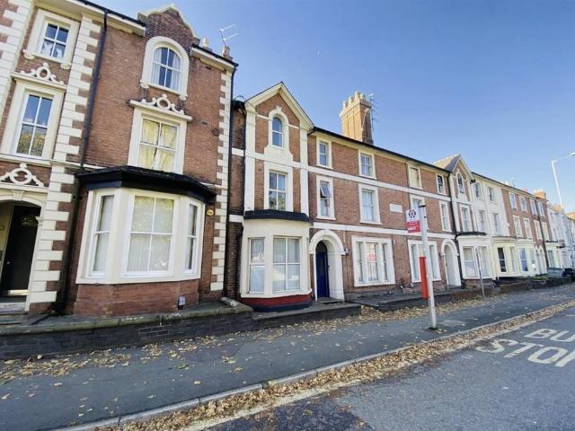 Flat 4, 11 Tettenhall Road. 1 bed flat to rent £700 pcm £162 pw