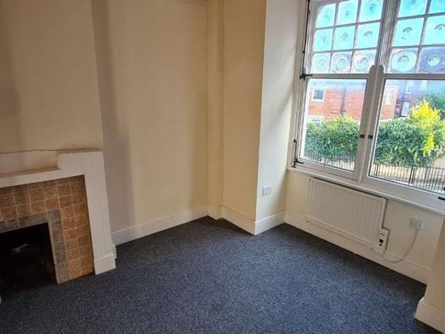 Flat 4 259 Dewsbury Road