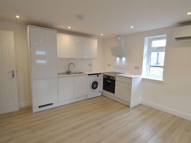Flat 4, 2 St. Peters Court, Station Street, Mansfield NG18, 1 bed flat to rent, £750 pcm | PrimeLocation
