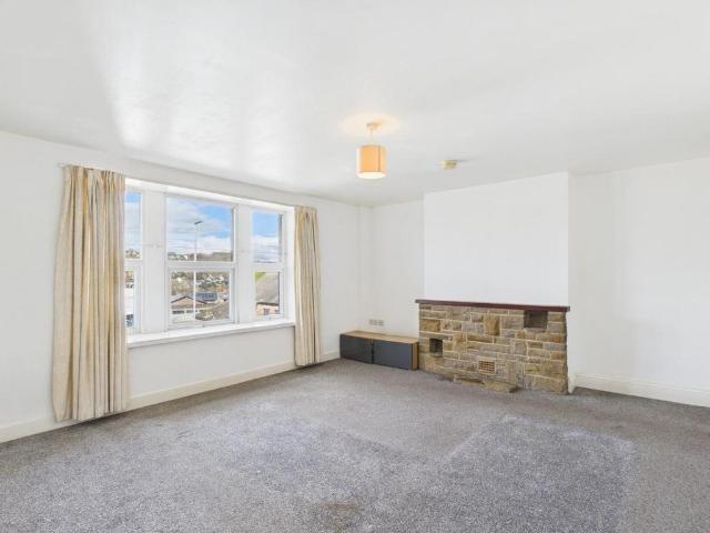 Flat 4 41A Briggate, Shipley 1 bed flat to rent £550 pcm £127 pw