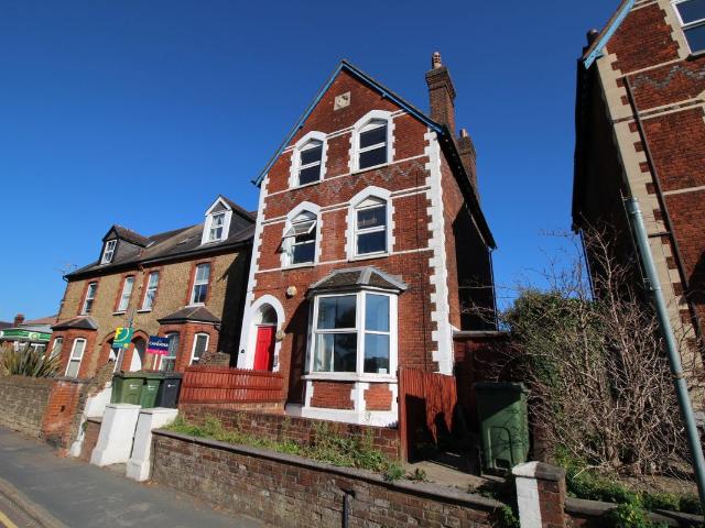 Woodbridge Road, Guildford GU1, 2 bed flat to rent, £1,800 pcm | PrimeLocation