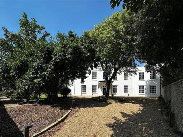 Flat 4, 52 Richmond Road, Worthing, BN11 1 bed apartment to rent £1,475 pcm £340 pw