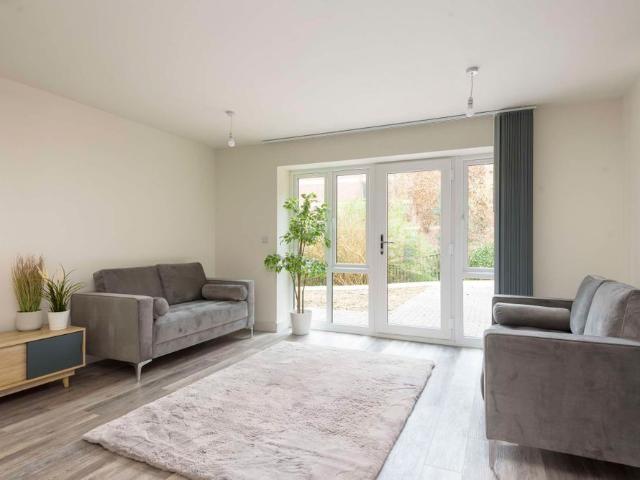 Flat 4, 764a Chesterfield Road, Woodseats, Sheffield, S8 0SE