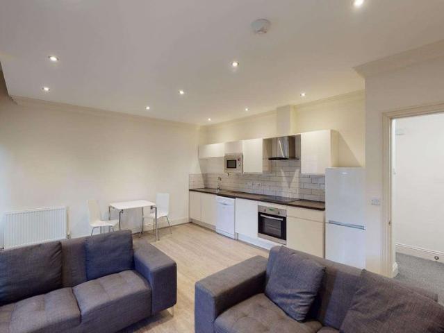 Flat 4, 8 St James Row, S1 2EU