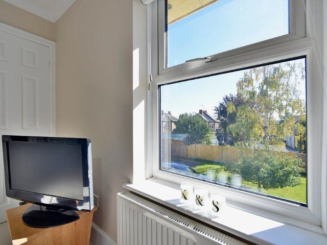 Flat 4 Bakers Yard Molyneux Road, Godalming 1 bedroomProperty for lettings Seymours