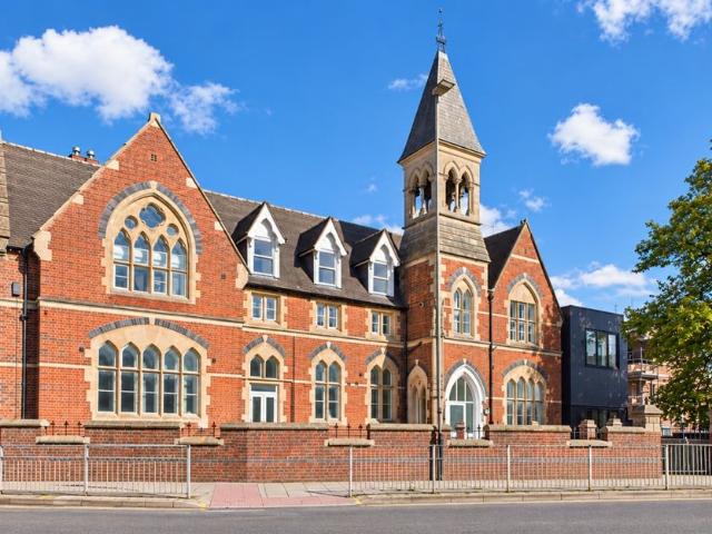 Flat 4 Dowty House, Cheltenham GL50, 3 bed flat to rent, £2,350 pcm | PrimeLocation