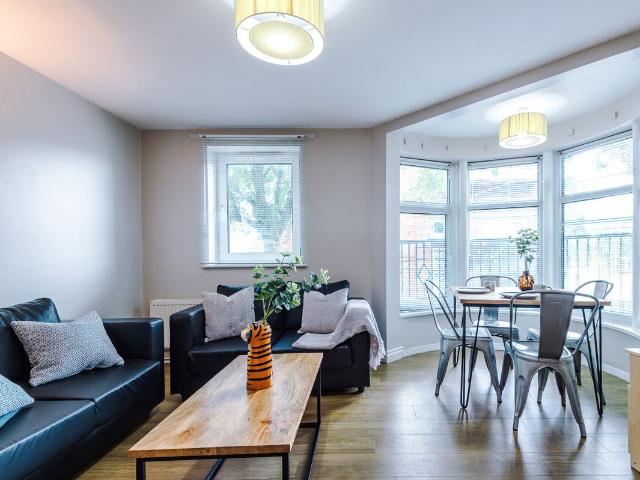 Flat 4, Newton House, Manchester M14, 3 bed property to rent, £693 pppm | PrimeLocation