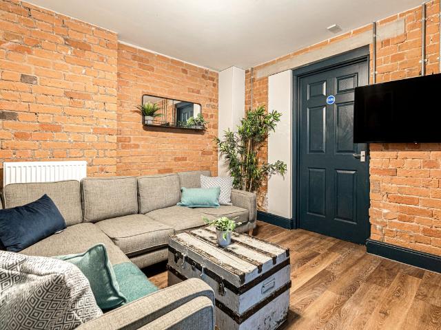 Flat 4, Shoe & Boot Factory, Leicester LE2, 7 bed property to rent, £429 pppm | PrimeLocation