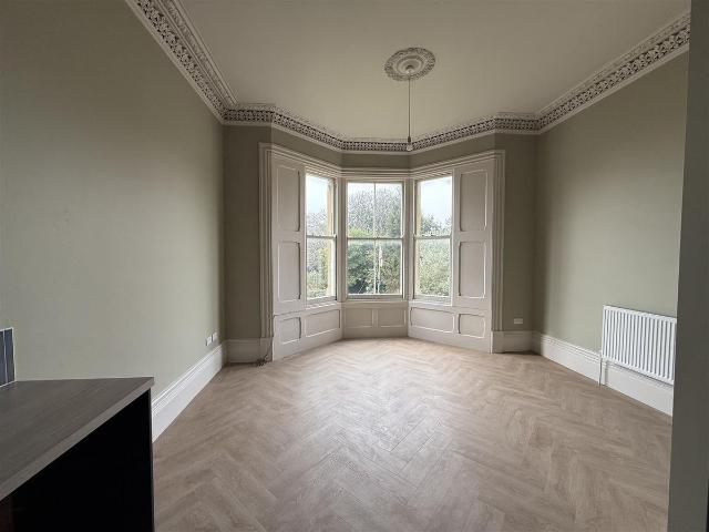 Flat 4 Sunnyside Mansions, 12 Sunnyside Road, Clevedon BS21, 2 bed flat to rent, £1,250 pcm | PrimeLocation