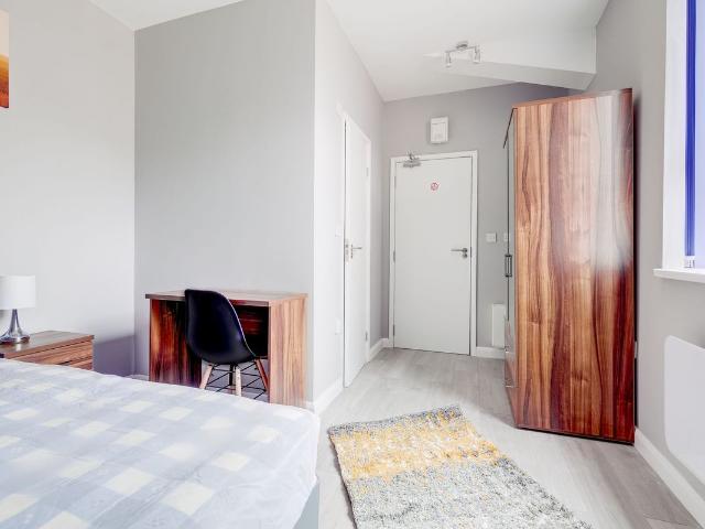 Flat 4, Room 2, The Old Police Lodge CH42, Room to rent, £550 pcm | PrimeLocation