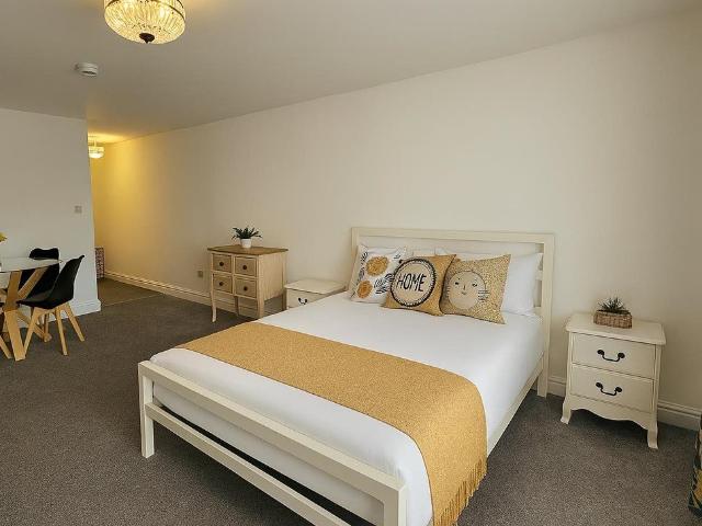 Flat 4 River Court, Ferry Lane, Cambridge