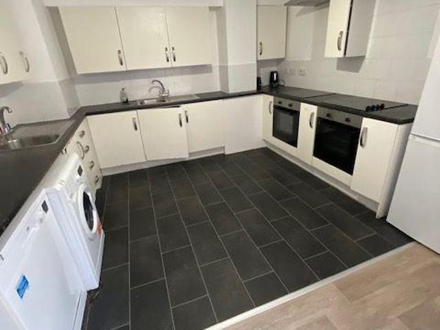 Flat 4, Victoria Chambers, The. 8 bed flat to rent £4,800 pcm £1,108 pw