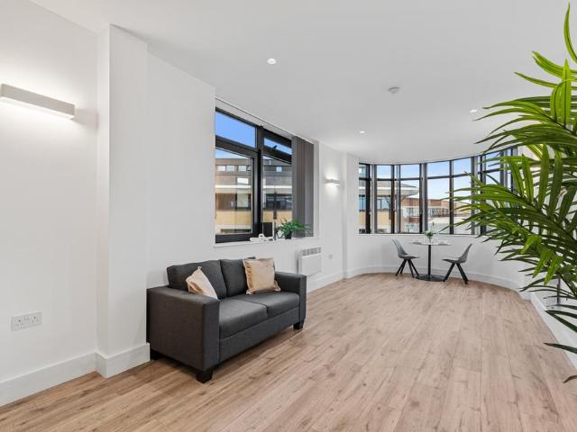 Flat 58, Akron House, New Horizons. 2 bed flat to rent £2,135 pcm £493 pw