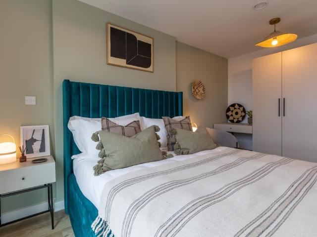 Flat 511, Hairpin House, Bradford. 2 bed flat to rent £1,475 pcm £340 pw