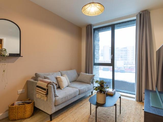 Flat 536, 166 Rockingham Street 1 bed flat to rent £1,100 pcm £254 pw
