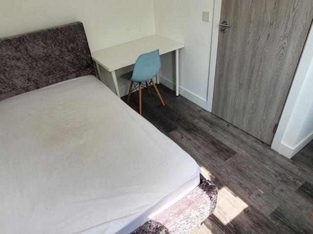 Flat 5, 3 Richards Street, Cathays, Cardiff, CF24 4DA