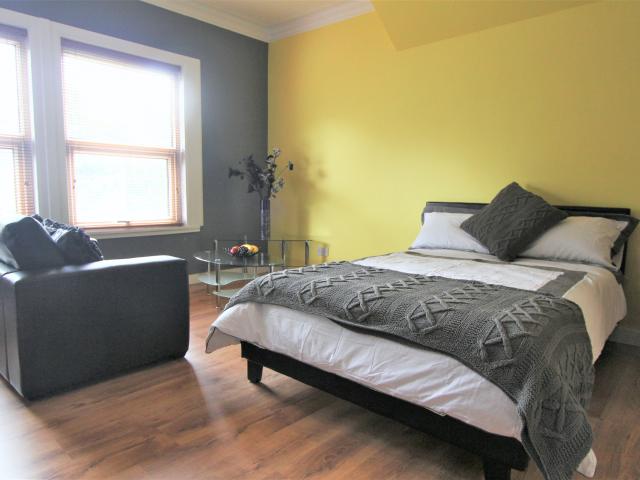 Flat 5, 18 St Johns Terrace Leeds, LS3 1DY