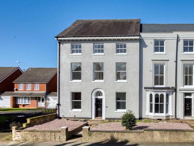 Flat 5, 228 Penn Road, Wolverhampton 2 bed apartment to rent £1,000 pcm £231 pw